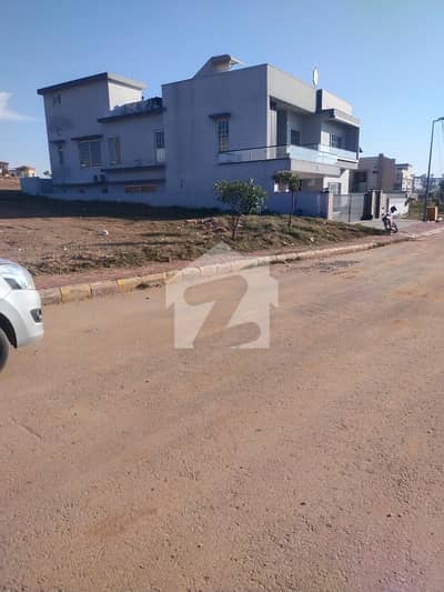 1 Kanal Heighted Location Solid Land Plot