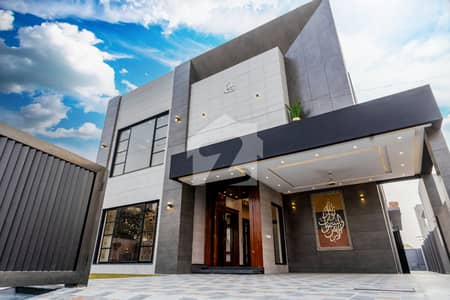 Kanal Full House For Rent at Hot Location Near Park Dolmen Mall