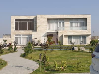Beautiful 5 Bedrooms Corner 7 kanal form House with swimming pool