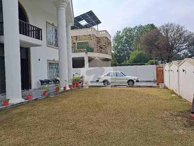 ایف ۔ 10/3 ایف ۔ 10,اسلام آباد میں 6 کمروں کا 2 کنال مکان 40.0 کروڑ میں برائے فروخت۔