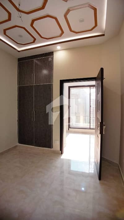 Upper Portion 3 Bed DD kitchen Reasonable Rent Near National Stadium Kda Scheme Karsaz