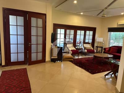 ایف ۔ 8/3 ایف ۔ 8,اسلام آباد میں 7 کمروں کا 3 کنال مکان 70.0 کروڑ میں برائے فروخت۔