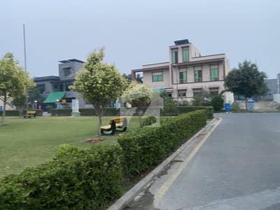Ready To Buy A Residential Plot 8 Marla In Lahore