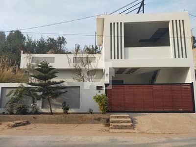 Highly-coveted Prime Location 10 Marla House Is Available In Gulshan Abad For sale