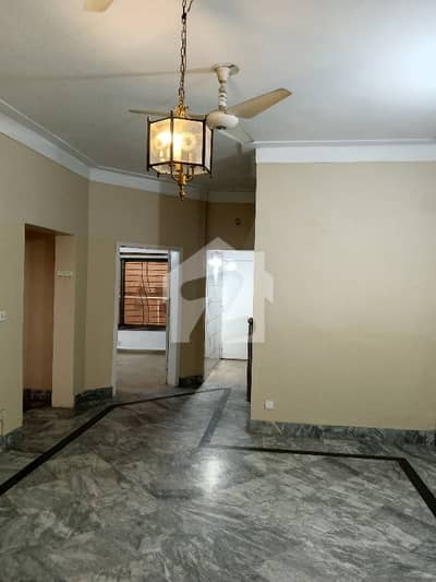 طفیل روڈ کینٹ,لاہور میں 2 کمروں کا 5 مرلہ مکان 1.1 لاکھ میں کرایہ پر دستیاب ہے۔
