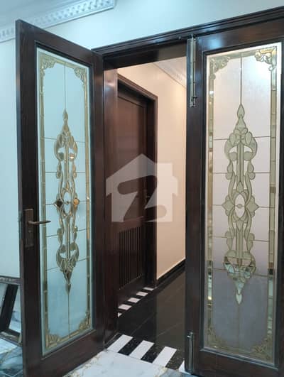 10 Marla House For Sale In Overseas B Block Bahria Town Lahore.