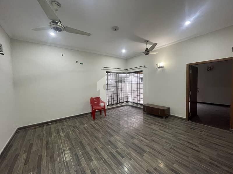10 Marla Brand New House For Sale 10 Marla Brand New House For Sale