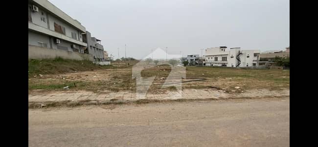 ڈی ایچ اے فیز 5 - سیکٹر سی ڈی ایچ اے ڈیفینس فیز 5,ڈی ایچ اے ڈیفینس,اسلام آباد میں 1 کنال رہائشی پلاٹ 3.3 کروڑ میں برائے فروخت۔ ڈی ایچ اے فیز 5 - سیکٹر سی ڈی ایچ اے ڈیفینس فیز 5,ڈی ایچ اے ڈیفینس,اسلام آباد میں 1 کنال رہائشی پلاٹ 3.3 کروڑ میں برائے فروخت۔