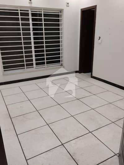 BEAUTIFULL UPPER PORTION FOR RENT