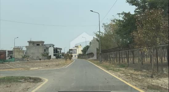 Platinum Block 5 Marla Best Plot - 30 Feet Road - 40 Feet Roads - Corner