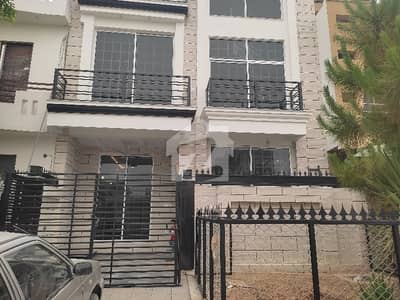 4 MARLA BRAND NEW HOUSE FOR SALE