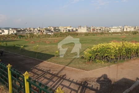 پارک انکلیو 1 پارک انکلیو,اسلام آباد میں 1 کنال رہائشی پلاٹ 4.75 کروڑ میں برائے فروخت۔