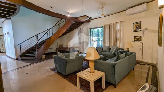 FOR RENT Luxury Furnished 6 Bedrooms Double Storey House In F_7/1