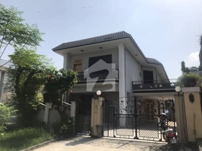 666 SQUARE YARDS FULLY RENOVATED DOUBLE UNIT HOUSE AVAILABLE FOR SALE
