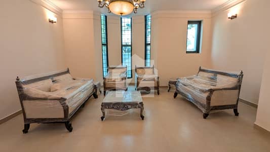 FOR RENT Newly Renovated Double Storey 4 Beds With Brand New Furniture F_7/2