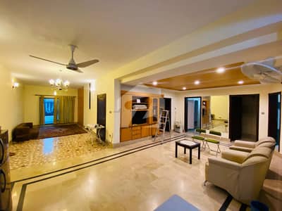 FOR RENT Luxury Furnished ONE Bedroom Upper Portion F_6/1