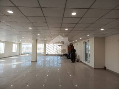 آئی ۔ 9 اسلام آباد میں 3 کنال Studio عمارت 40.0 لاکھ میں کرایہ پر دستیاب ہے۔