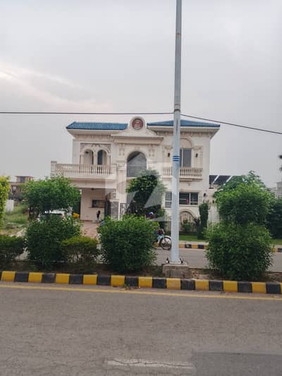 1 Kanal Stylish House For Sale Banker Avenue Cooperative Housing Society