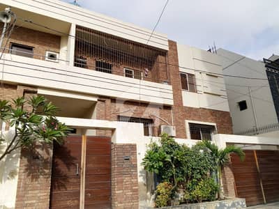 باتھ آئی لینڈ کراچی میں 3 کمروں کا 11 مرلہ فلیٹ 4.4 کروڑ میں برائے فروخت۔