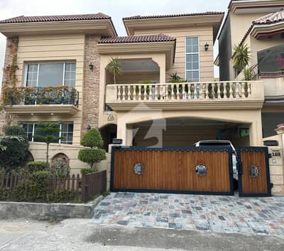 Luxury 11 Marla House For Sale In E-11/2