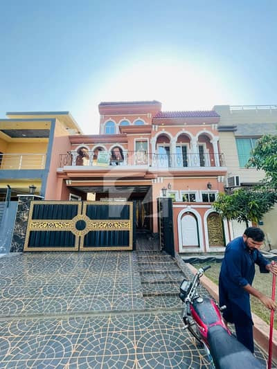 10 Marla Double-Unit House For Sale In LDA Avenue One