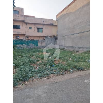 One Kanal Plot For Sale At 60 Feet Road