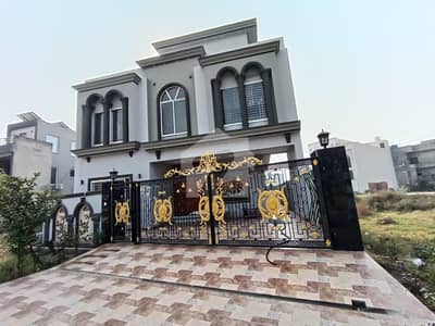 ایل ڈی اے ایوینیو ۔ بلاک ایم ایل ڈی اے ایوینیو,لاہور میں 7 کمروں کا 10 مرلہ مکان 3.95 کروڑ میں برائے فروخت۔ ایل ڈی اے ایوینیو ۔ بلاک ایم ایل ڈی اے ایوینیو,لاہور میں 7 کمروں کا 10 مرلہ مکان 3.95 کروڑ میں برائے فروخت۔