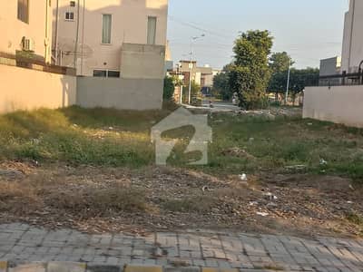 BANKERS AVENUE SOCIETY 5 MARLA POSSESSION PLOT FOR SALE BANKERS AVENUE SOCIETY 5 MARLA POSSESSION PLOT FOR SALE
