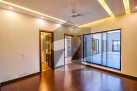 BANKERS AVENUE BEDIAN ROAD 11 MARLA UPPER PORTION HOUSE FOR RENT