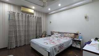 DHA PHASE 6 1 KANAL PRIME LOCATION 1 BEDROOM FULL FURNISHED ROOM FOR LADIES