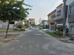 Bankers Avenue 9 Marla POSEESSION Plot