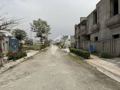 F. 17 T&T SIZE 50*90 PLOT FOR SALE ON MINIUMUM PRICE GOOD LOCATION FIRST COME FIRST AVAIL