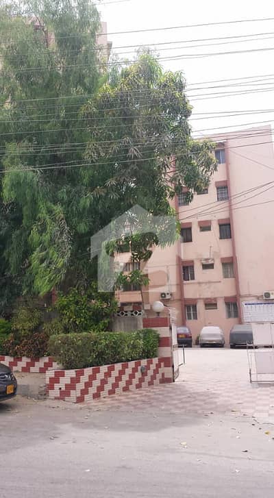 Prime Location Flat Of 1800 Square Feet In Gulshan-e-Iqbal - Block 17 For sale