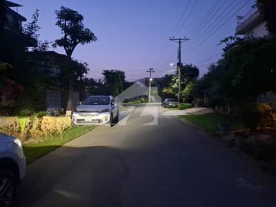 واپڈا ٹاؤن فیز 1 - بلاک ایچ1 واپڈا ٹاؤن فیز 1,واپڈا ٹاؤن,لاہور میں 1 کنال رہائشی پلاٹ 3.0 کروڑ میں برائے فروخت۔