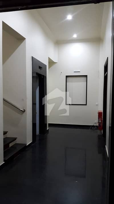 ڈی ایچ اے فیز 8 ڈی ایچ اے ڈیفینس,کراچی میں 8 مرلہ Studio عمارت 52.0 کروڑ میں برائے فروخت۔