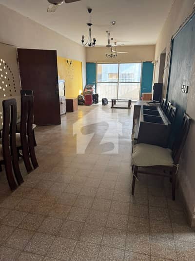 Flat Of 2000 Square Feet Available In Clifton