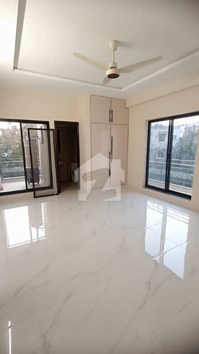 Flat In G-11 Warda Haman 4