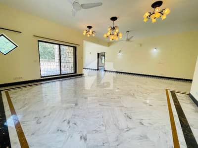 ایف ۔ 6 اسلام آباد میں 5 کمروں کا 1 کنال مکان 12.0 لاکھ میں کرایہ پر دستیاب ہے۔