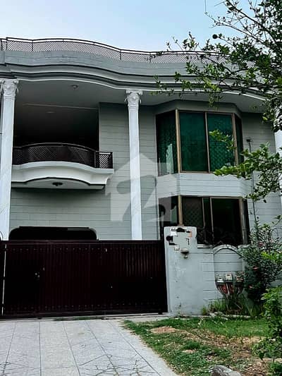 آئی ۔ 8/3 آئی ۔ 8,اسلام آباد میں 2 کمروں کا 12 مرلہ زیریں پورشن 1.3 لاکھ میں کرایہ پر دستیاب ہے۔