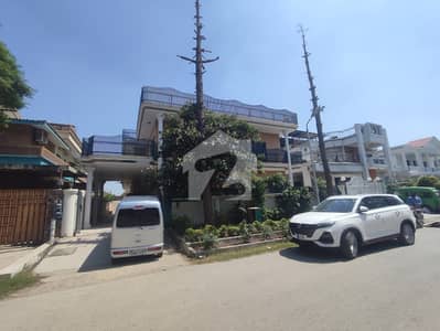 1 Kanal Full House Available For Rent 1 Kanal Full House Available For Rent