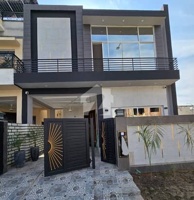 Brand New Luxury 5 Marla House for Sale | DHA Phase 9 Town, Lahore Brand New Luxury 5 Marla House for Sale | DHA Phase 9 Town, Lahore