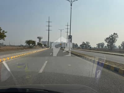 ڈی ایچ اے فیز9 پریزم ڈی ایچ اے ڈیفینس,لاہور میں 1 کنال رہائشی پلاٹ 2.15 کروڑ میں برائے فروخت۔ ڈی ایچ اے فیز9 پریزم ڈی ایچ اے ڈیفینس,لاہور میں 1 کنال رہائشی پلاٹ 2.15 کروڑ میں برائے فروخت۔