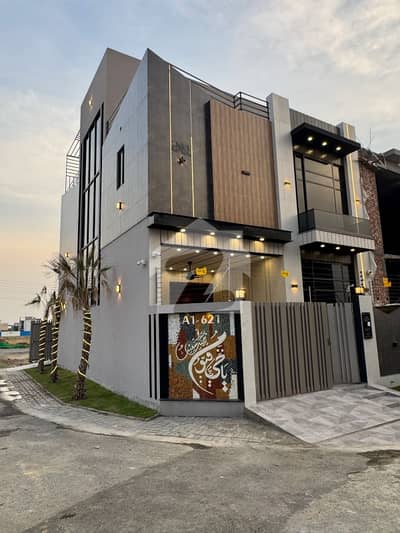 5 Marla Corner Stunning ultra modren design house for sale Top offf the line House best and Solid Construction All facilities available near too lGs and Naqas Sachool. . .