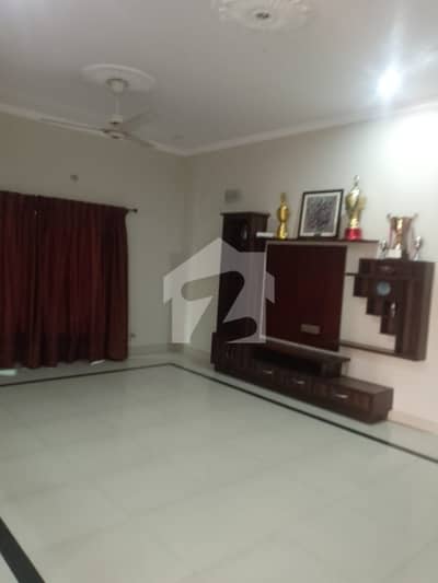 INDEPENDENT SAPRAT GATE UPPER PORTION 2BEDROOM TV LOUNGE
