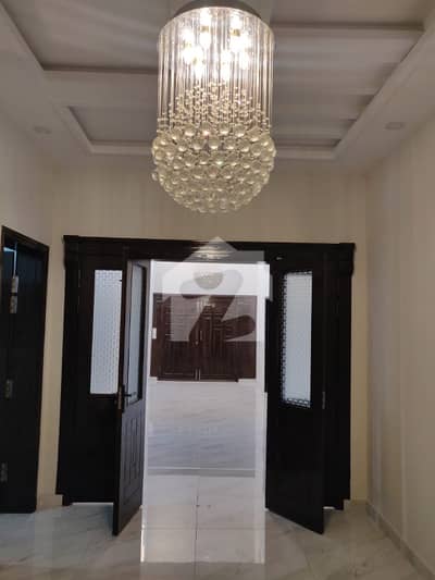Gulberg Green 6 Kanal Corner Farm House Available For Sale Near To Markaz Near To School Near To Masjid Lake Veiw Facing