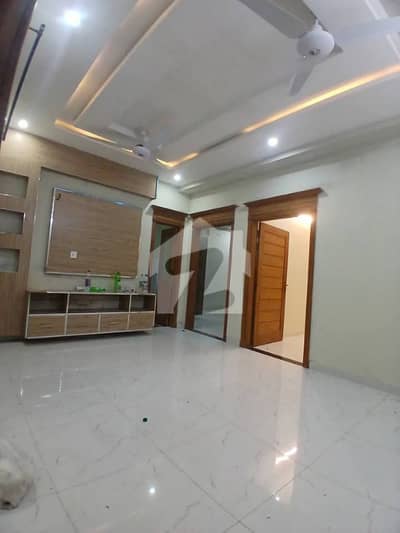 02 BEDROOM LUXURY UNFURNISHED APARTMENT AVAILABLE FOR RENT AT GULBERG GREEN ISLAMABAD