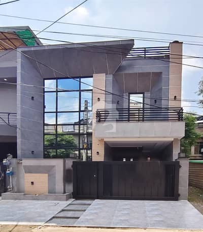 5 Marla Brand New Luxury House for Sale in Johar Town Near to Emporium Mall Hot Location 5 Marla Brand New Luxury House for Sale in Johar Town Near to Emporium Mall Hot Location