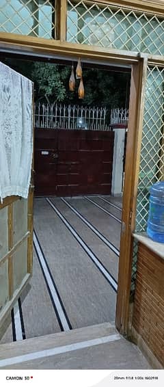 200 YARD LEASED DOUBLE STORY HOUSE GROUND PLUS 1 6 BEDROOM WITH ATTACHED BATH RENOVATION REQUIRED PARK FACING HOUSE PARKING SPACE ALL UTILITIES AVAILABLE ZERO LOAD SHEDDING SWEET WATER 24/7