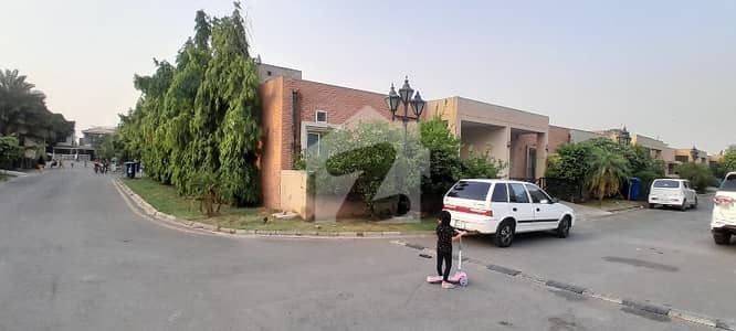 بحریہ ٹاؤن سفاری ولاز بحریہ ٹاؤن سیکٹر B,بحریہ ٹاؤن,لاہور میں 2 کمروں کا 6 مرلہ مکان 1.5 کروڑ میں برائے فروخت۔ بحریہ ٹاؤن سفاری ولاز بحریہ ٹاؤن سیکٹر B,بحریہ ٹاؤن,لاہور میں 2 کمروں کا 6 مرلہ مکان 1.5 کروڑ میں برائے فروخت۔