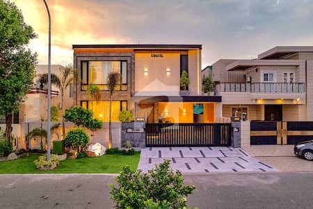 Near Tim Hortons &Amp; KFC 1 Kanal Ultra Modern Luxurious House